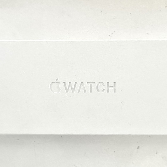 BNIB Apple Watch 9, 41mm Starlight GPS - Picture 1 of 2